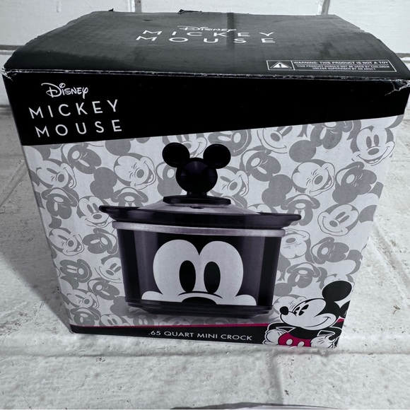 Disney’s Mickey Mouse Mini slow cooker, 20 ounces, new in box - Picture 12 of 13